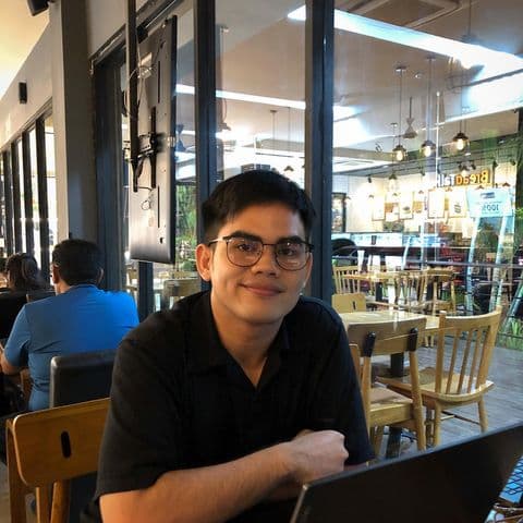 Joshtri Lenggu — Full-Stack Developer and Software Engineer based in Jakarta